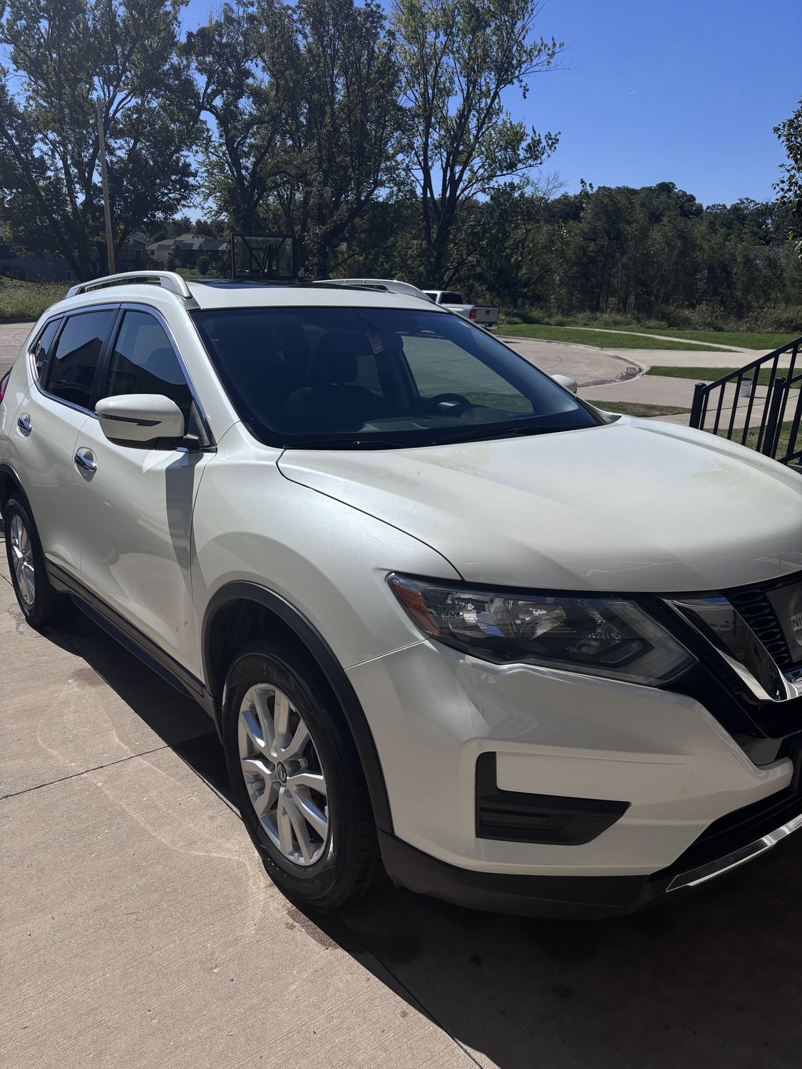 Nissan Rogue, Exterior, finished