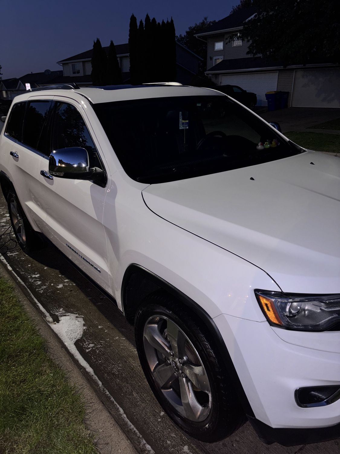 Jeep Grand Cherokee, Exterior, side